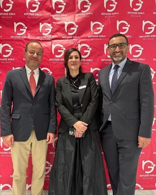 Refugee Girls Worldwide and MedGlobal leaders celebrate their new humanitarian partnership. (CNW Group/Refugee Girls Worldwide)