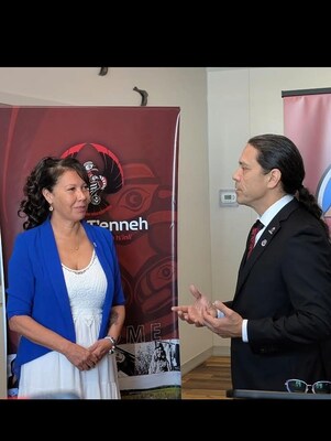 Chief Dolleen Logan Lheidli T'enneh First Nation and Bill Lomax President and CEO First Nations Bank of Canada at announcement in Prince George, British Columbia. (CNW Group/First Nations Bank of Canada)