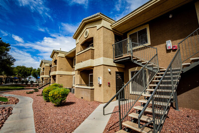 Exterior view of The Pearl at St. Rose Apartments in Las Vegas