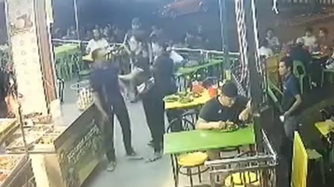 Merokok rokok
