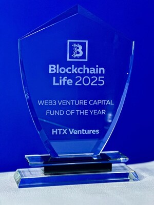 HTX Ventures' trophy at Blockchain Life 2025 (PRNewsfoto/HTX)