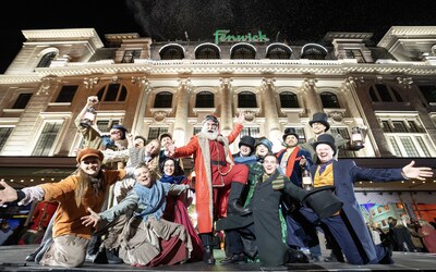 Fenwick Christmas Window Reveal 1 Fenwick Christmas Window Reveal 1